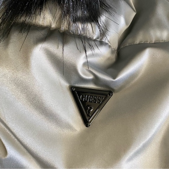 New With tag Guess Women's Gray Faux Fur Puffer Jacket Size 10 fits S/XS - Picture 3 of 12